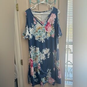 Off the shoulder Floral Dress. Size 1X